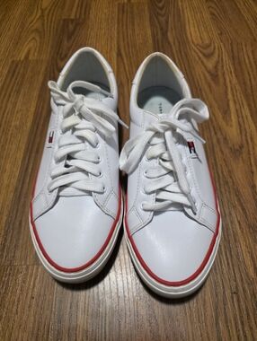 Tommy Hilfiger Women’s White Low Top Sneakers Size 9 Red Stripe Casual Preppy 1